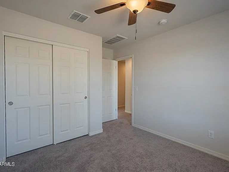 809 W Raymond St — Photo 15