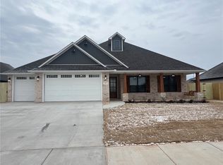 1902 Gaines, Pea Ridge, AR 72751