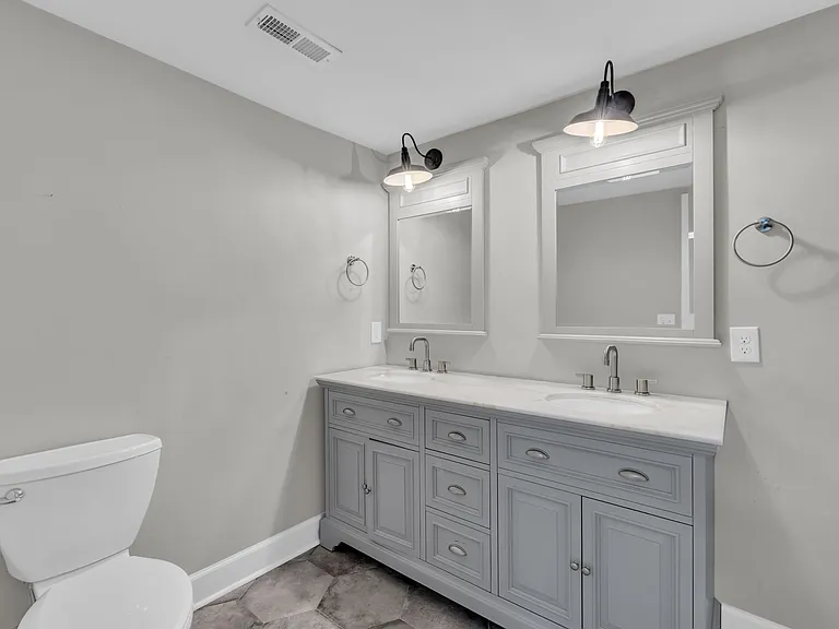 3418 Sleepy Hollow Rd — Photo 13