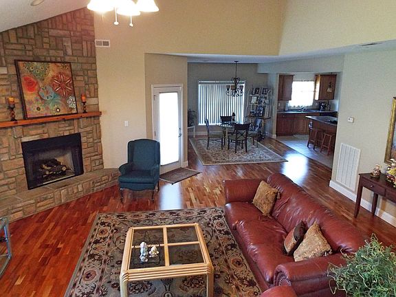 2nd image of 314 Woodsboro Lane