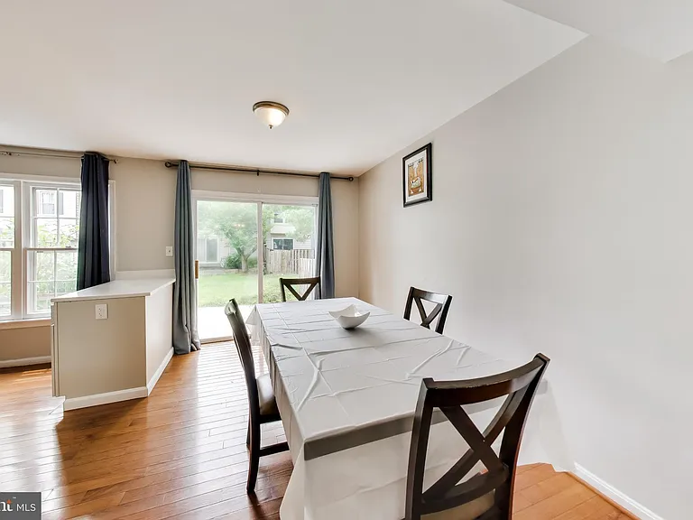 10075 Maple Leaf Dr — Photo 5