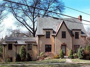 19 Altadena Dr, Pittsburgh, PA 15228