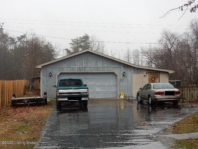 2nd image of 972 Fisher Ln