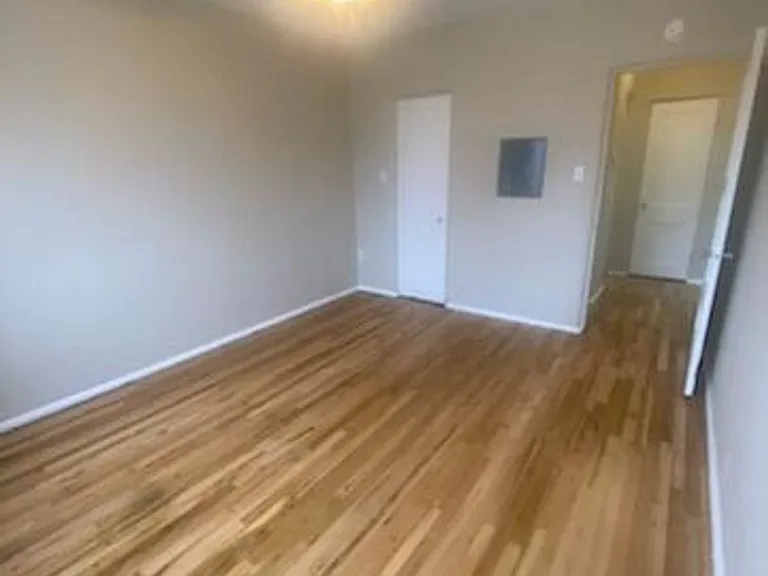 601 E Main St — Photo 8