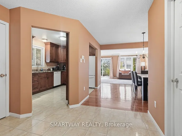 646 Ridgeview Dr — Photo 7