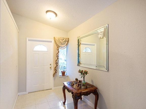 3rd image of 1515 Mira Vista Cir