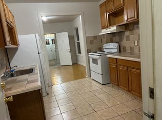 10 Close St FLOOR 1, Schenectady, NY 12307