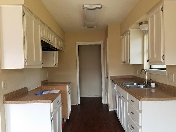 4th image of 201 Sierra Dr