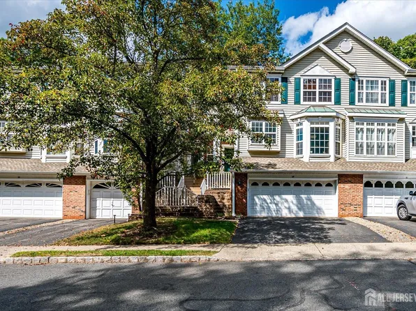 29 Lambiance Ct, Highland Park, NJ 08904