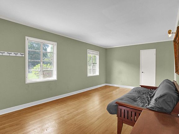 5th image of 4418 Charleswood Ave