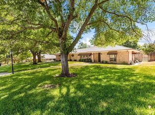 7 Crosslands Rd, Benbrook, TX 76132