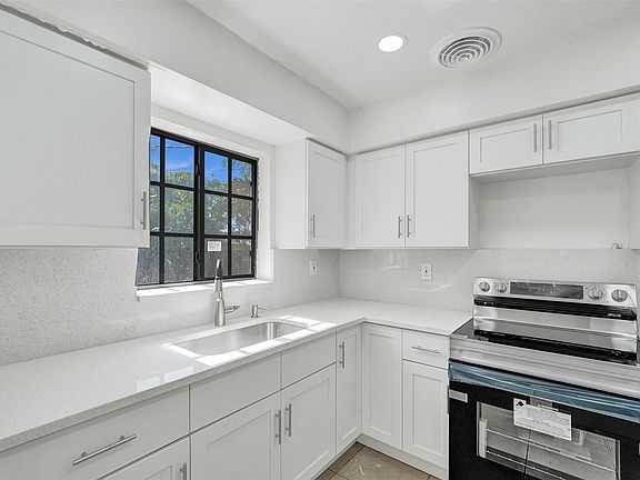 4th image of 1030 Alabama Avenue