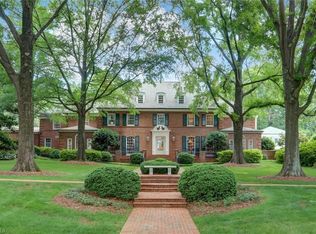 710 Country Club Dr, Greensboro, NC 27408