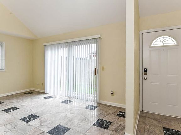 5th image of 37 Sonora Dr