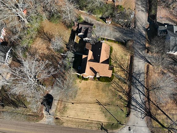 3rd image of 480 E Poplar Ave
