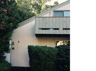 8 Polpis Ln, Guilford, CT 06437