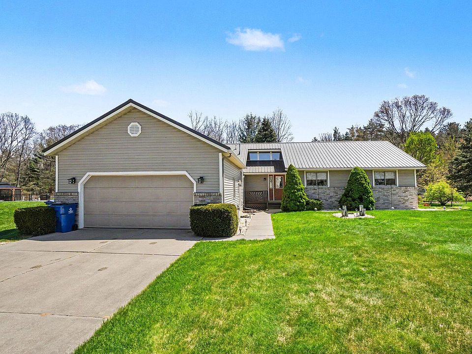 1st image of 3682 W Fuller Dr