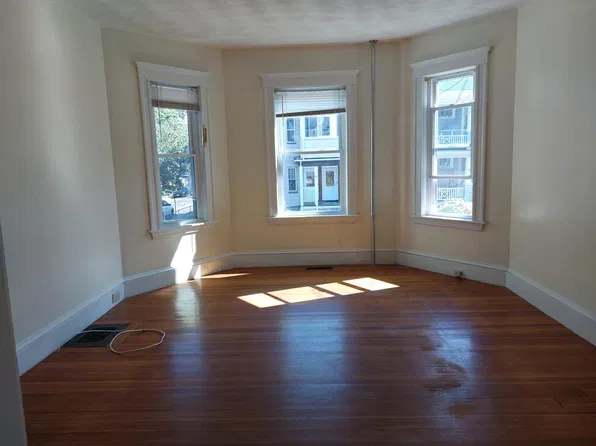 22 Ericsson St, Belmont, MA 02478