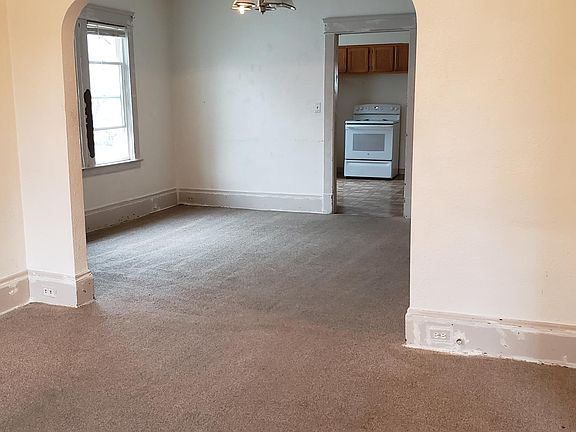 4th image of 3907 Denison Ave #2