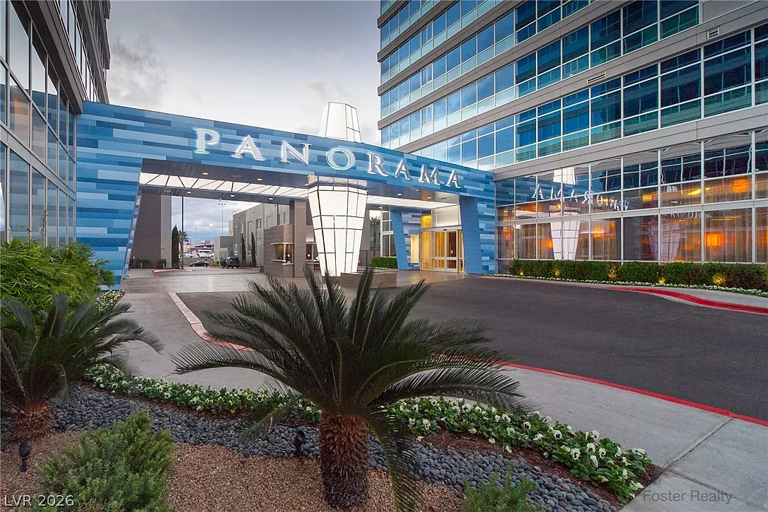 Panorama Towers — Photo 1
