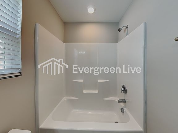 4th image of 3820 Sapphire Ridge Ct