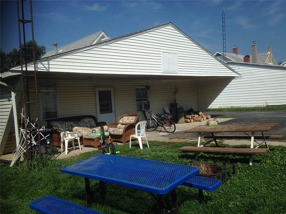 2nd image of 808 N Murray St