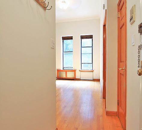 5th image of 155 W 85th St #A2