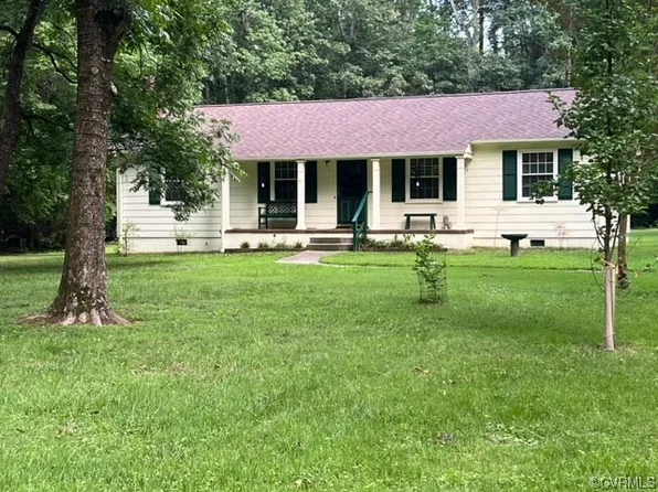 2421 NE Branchwood Dr, Hopewell, VA 23860