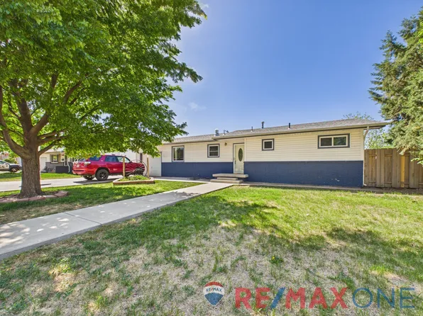 806 E Price St, Garden City, KS 67846