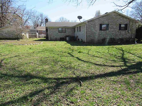 2nd image of 1826 Sam Houston Dr