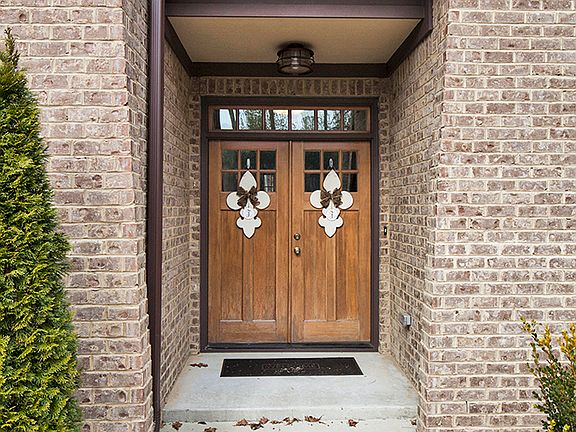 4th image of 108 Creekwater St
