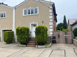 24809 41st Ave, Flushing, NY 11363