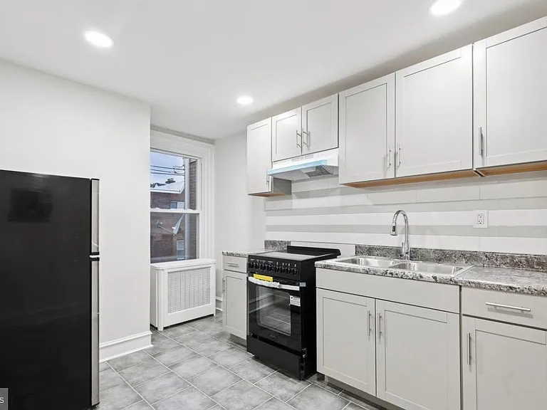 5824 N American St — Photo 5