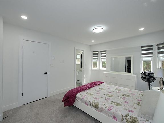 4th image of 6049 133a St