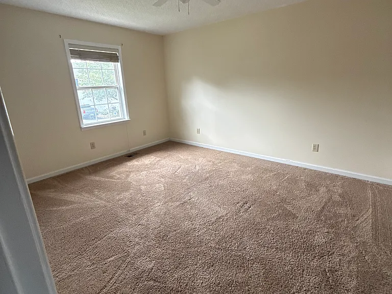 24 Lexington Ct — Photo 17