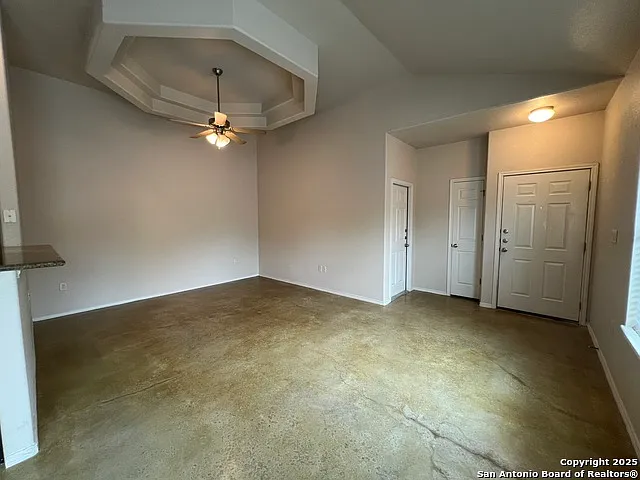 327 Oelkers Dr #B — Photo 3