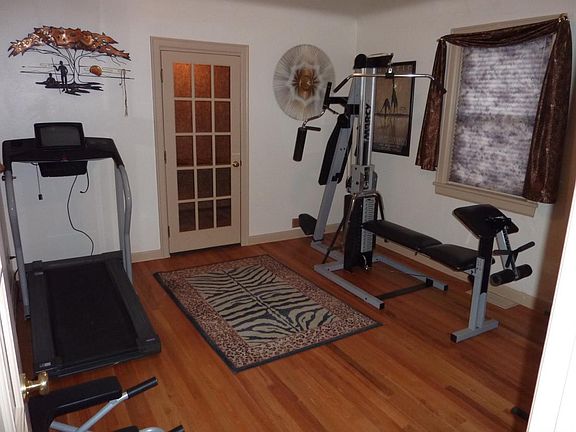 5th image of 1223 Parkhill Dr APT 1