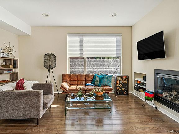 4th image of 1883 Vine Street #106
