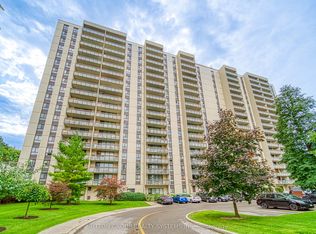 260 Seneca Hill Dr #1811, Toronto, ON M2J 4S6