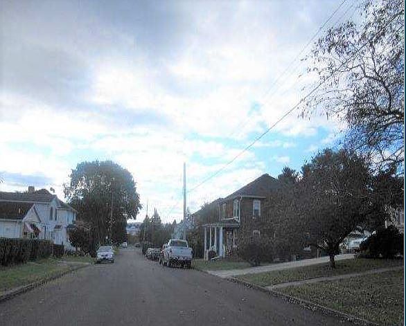 2nd image of 220 Somerset St