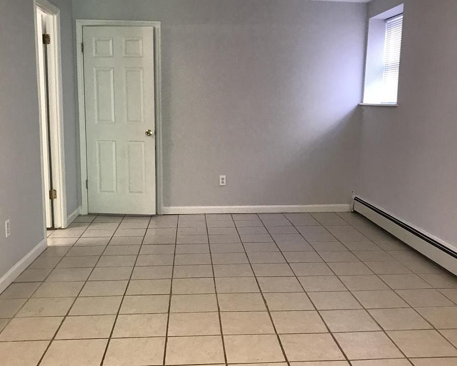 2nd image of 3247 Spencer Dr