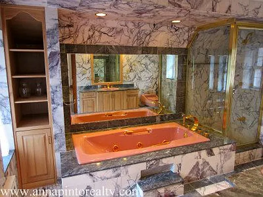 Sold by Anna Pinto Realty | media 14