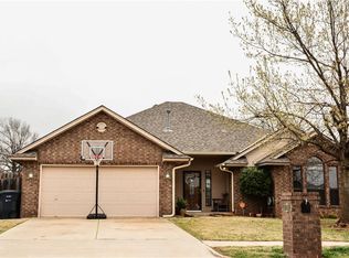 9116 Southlake Dr, Oklahoma City, OK 73159