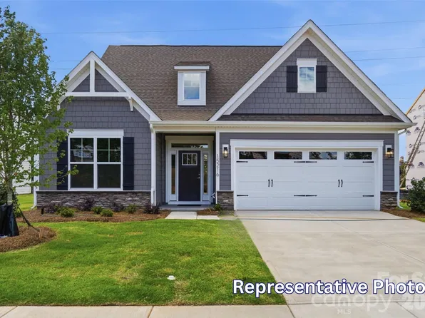 13802 Yadkin River Dr, Huntersville, NC 28078