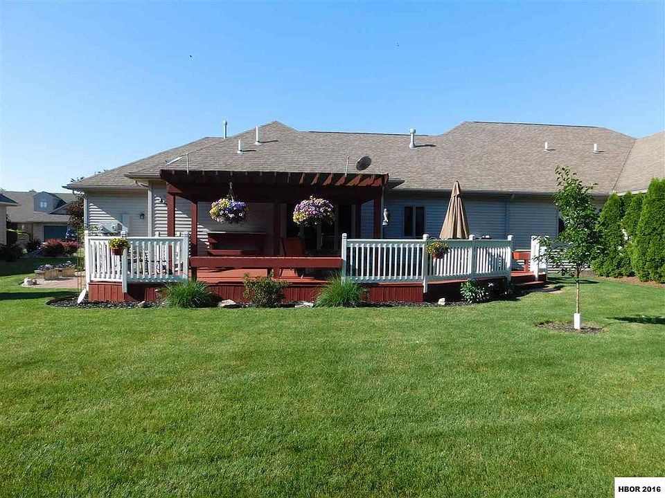 1st image of 621 W Lake Ct
