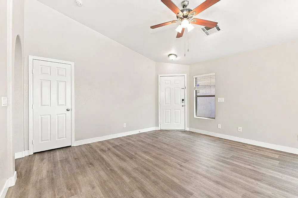 4 bed, 2.0 bath, 1442 sqft, $2,165 — Photo 4