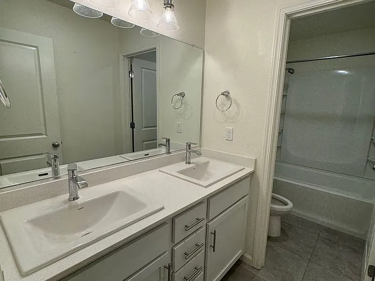 1809 Columbia Dr — Photo 11