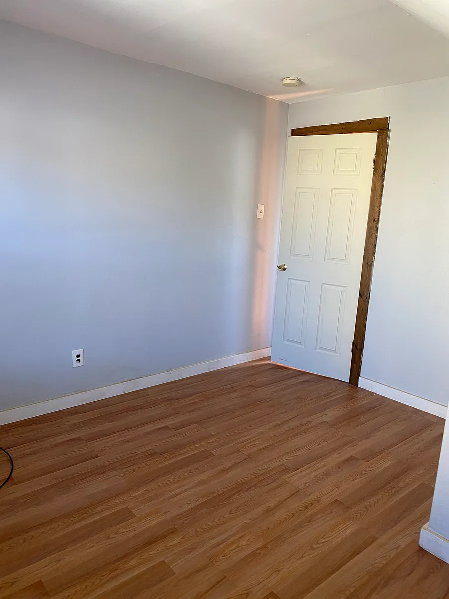 Building Photo - 4 Brown Ave #2
