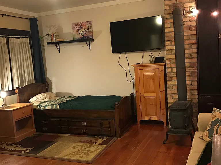 2226 Fremont Ave N #2 — Photo 2