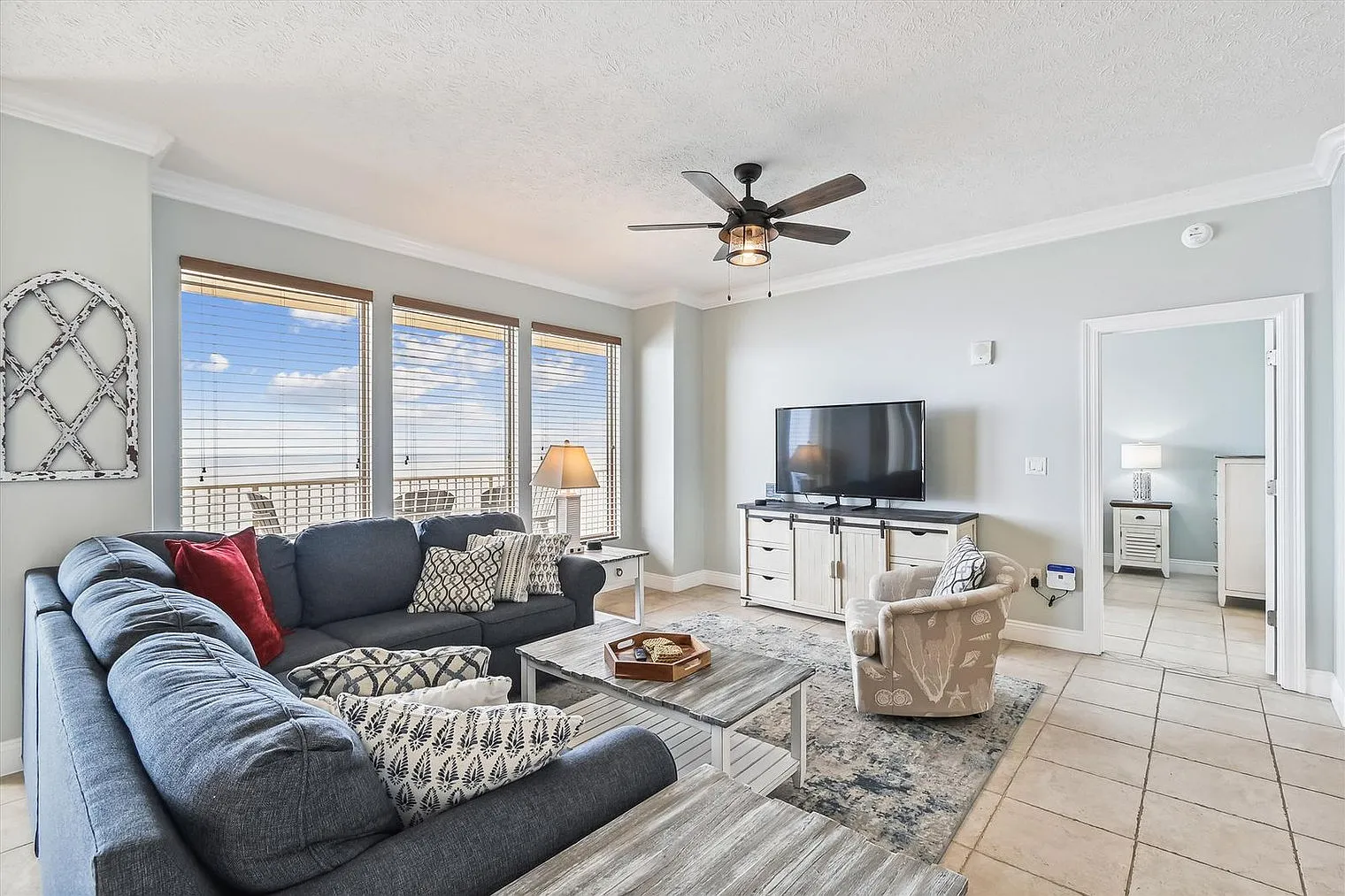 2 bed, 2.0 bath, 1194 sqft, $5,136 — Photo 4